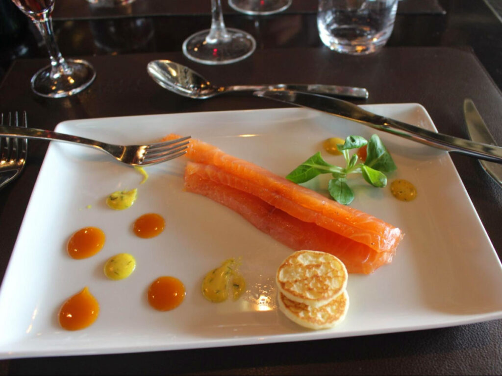 A plate of the First course at Le Jules Verne