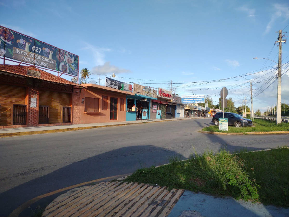 A line of different stores in Luquillo Food Kiosks