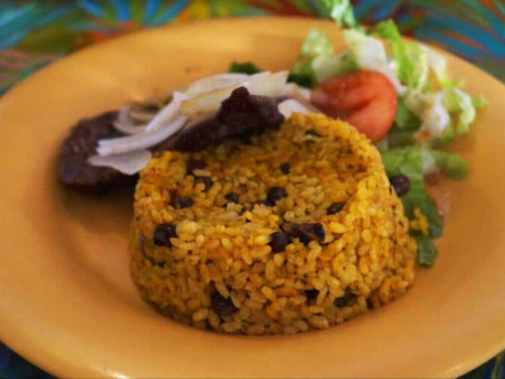 A plate with rice meal from Deaverdura