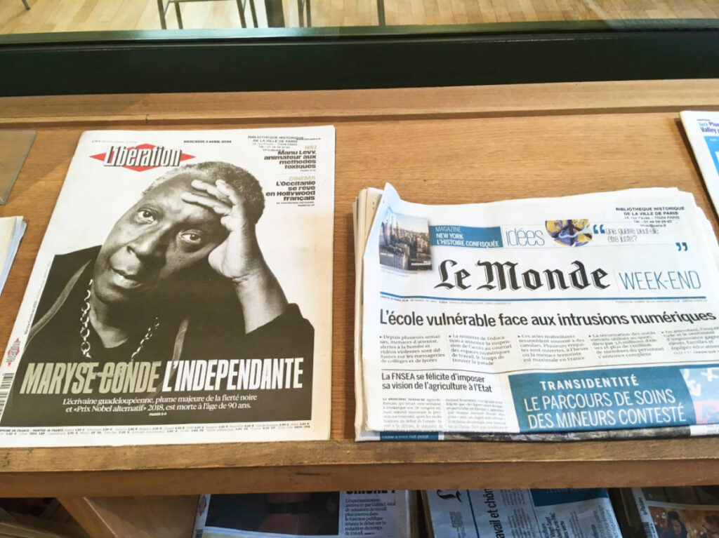 The newspapers inside the French library