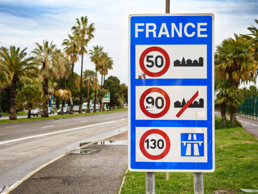 View of the signage of the speed limit in France