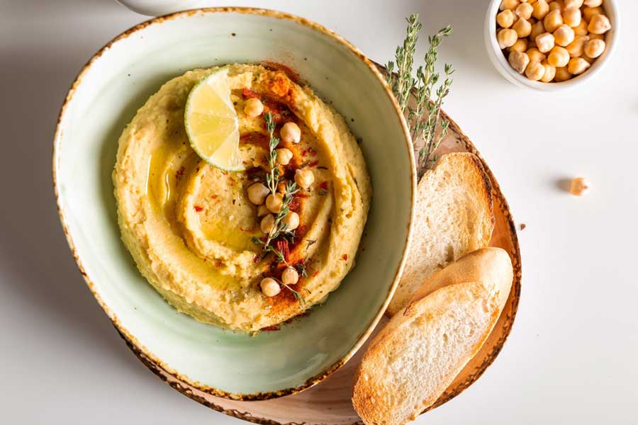 A classic hummus with spices and bread
