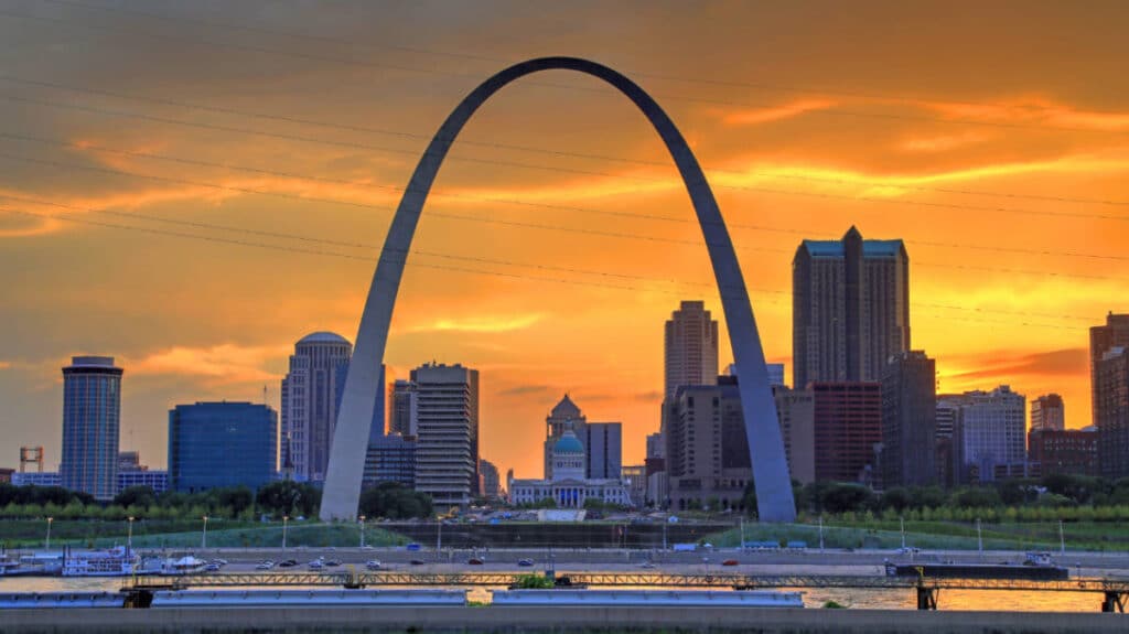 Colorful sky over the Gateway Arch in St Louis, Missouri