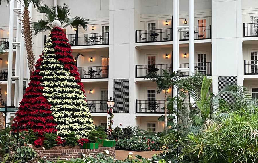 A Christmas tree inside the Gaylord Opryland Resort