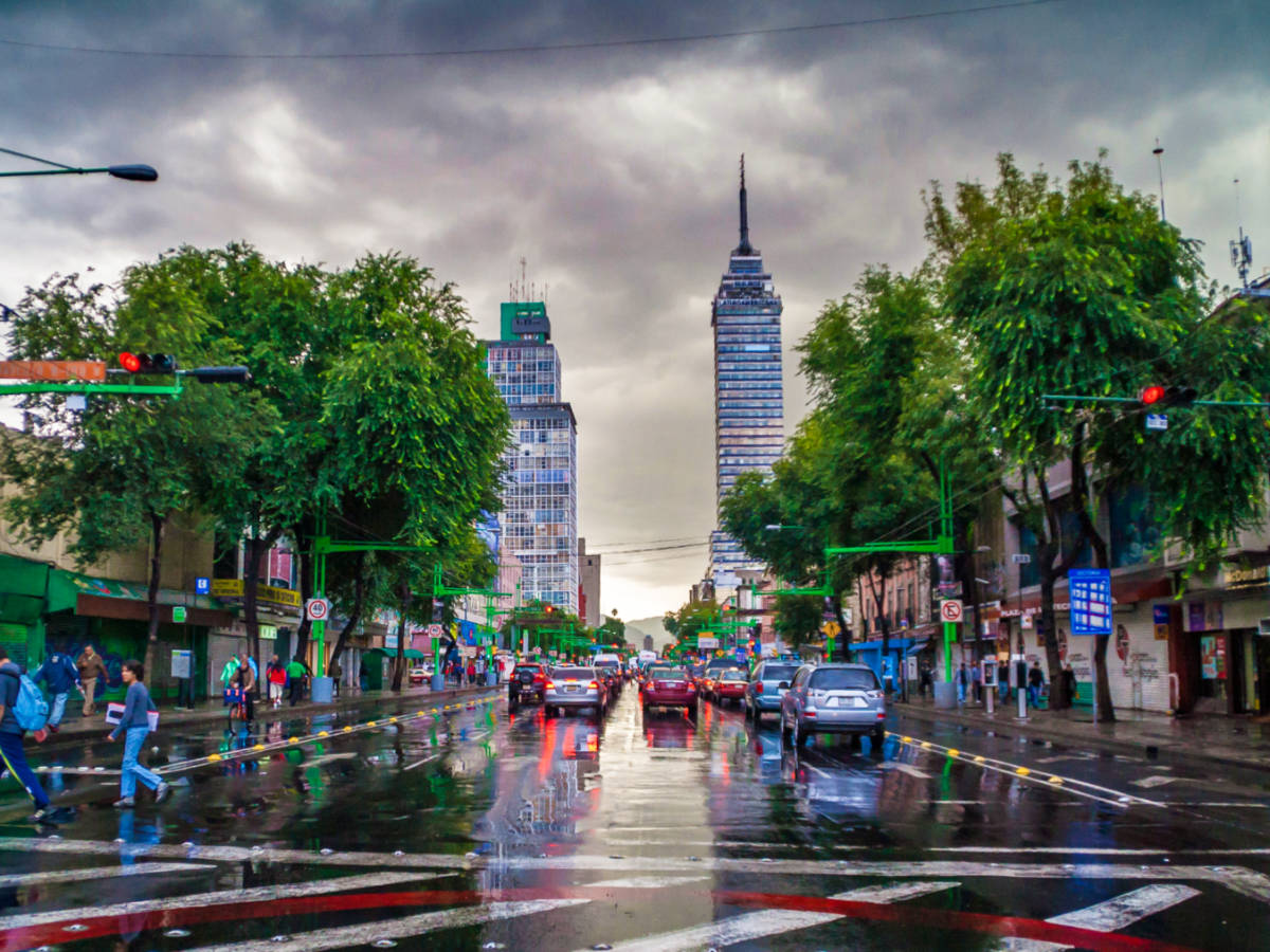 A wet and gloomy day in the historic center of Mexico City