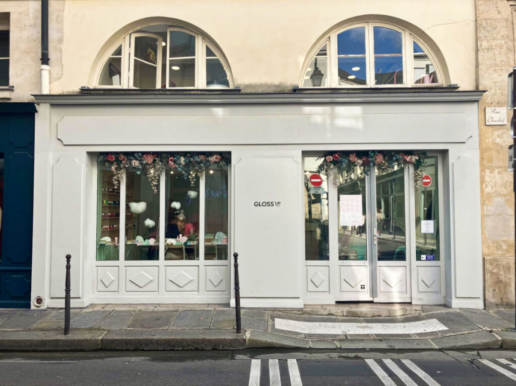 Exterior view of the Gloss'Up from across the street in Paris