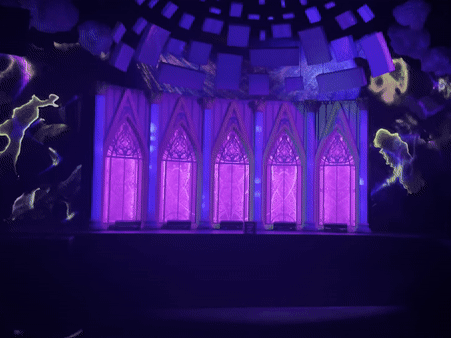 Glowing and moving lights in Meow Wolf