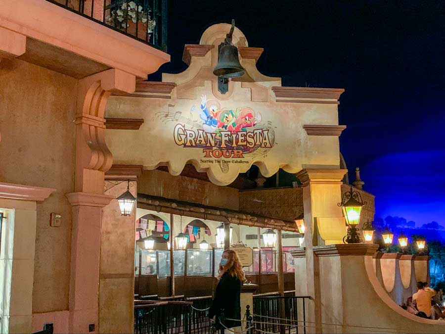 View of the entrance to Gran Fiesta Tour