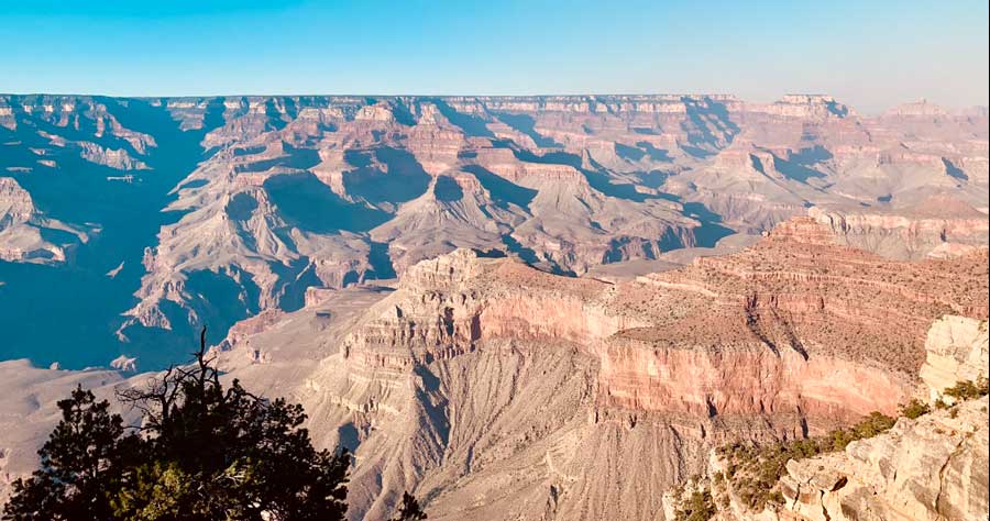 Overlooking view of the Grand Canyon National Park