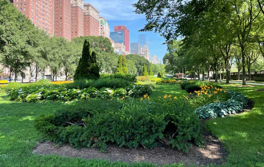 A garden area in Grant Park Chicago