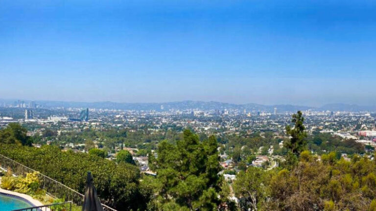 Panoramic view of the Greater Los Angeles from Baldwin Hills