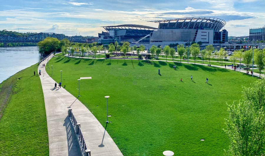 View of the wide space greenery of the Smale Riverfront Park on a sunny day