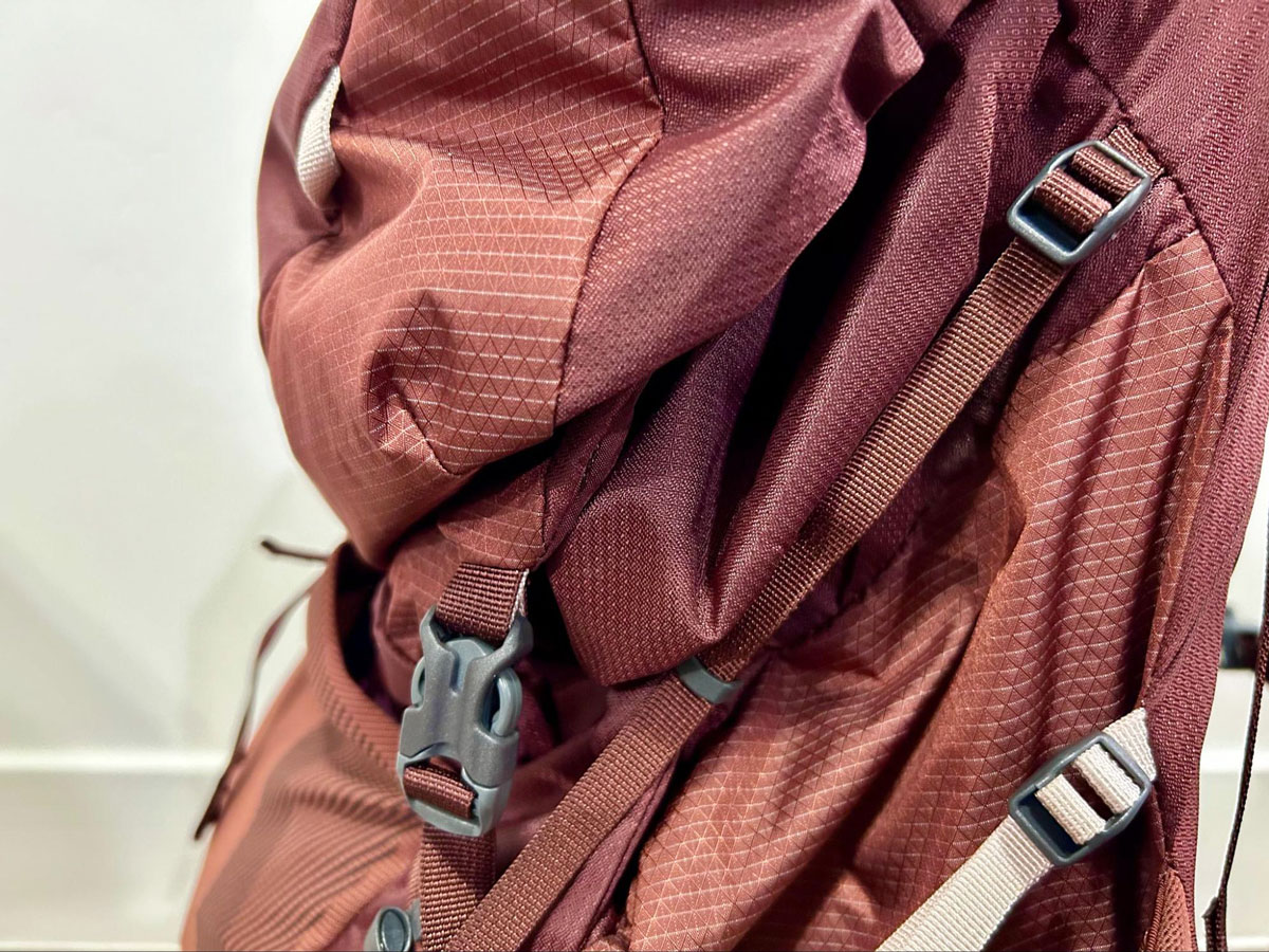 The Gregory Maven backpack removable lid