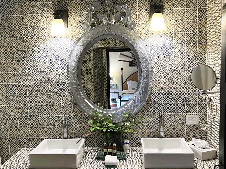 View of sinks and mirror on a bathroom in Hacienda El Santuario