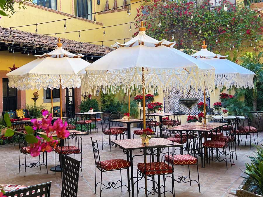View of the outdoor dining area in Hacienda El Santuario