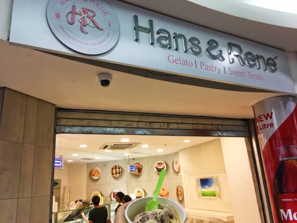 The Hans and Rene Gelato store from the outside