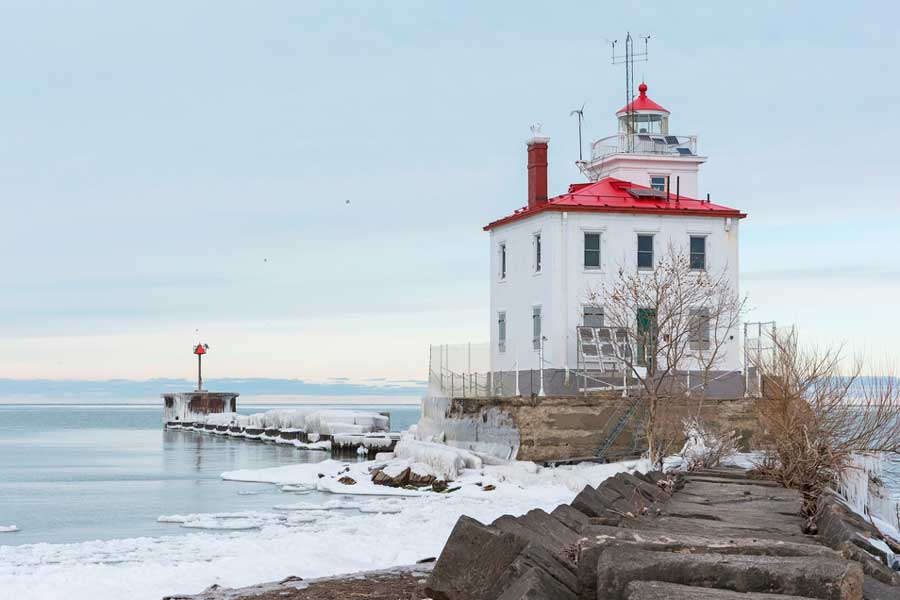 View of the lighthouse in Headlands Beach