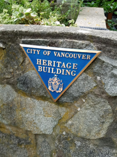 A heritage building markers