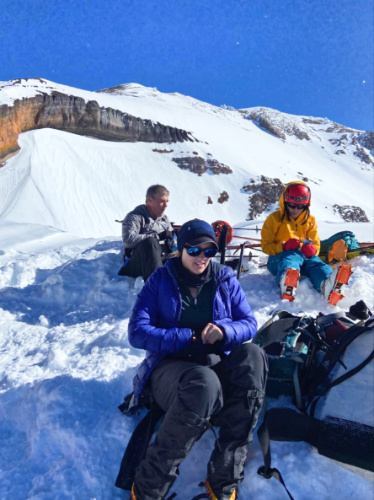 View of the hikers taking a break on Mount Shasta