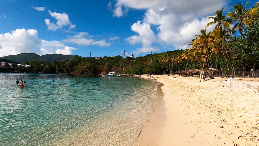 People enjoying their day in Honeymoon Beach