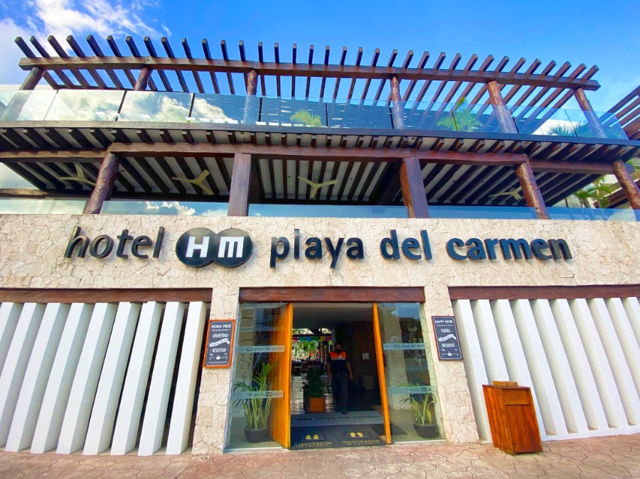 View of the entrance to Hotel HM in Playa del Carmen