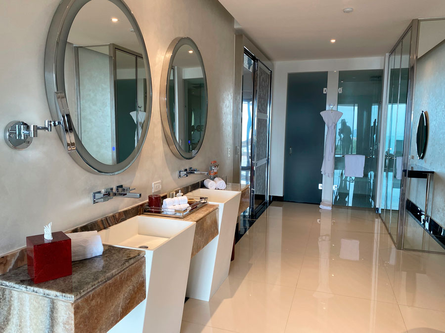 View inside the bathroom of Hotel Mousai
