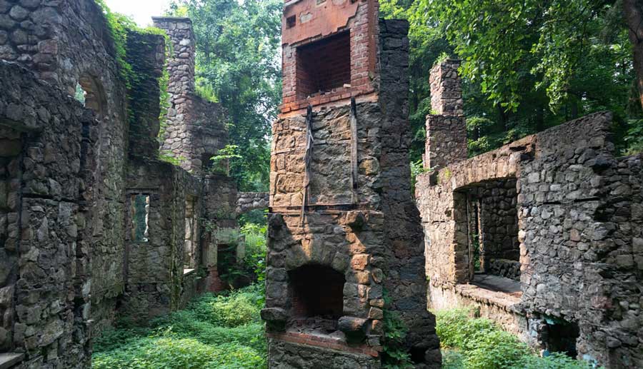 Ruins of the Old Cornish Estate in Hudson Highlands State Park