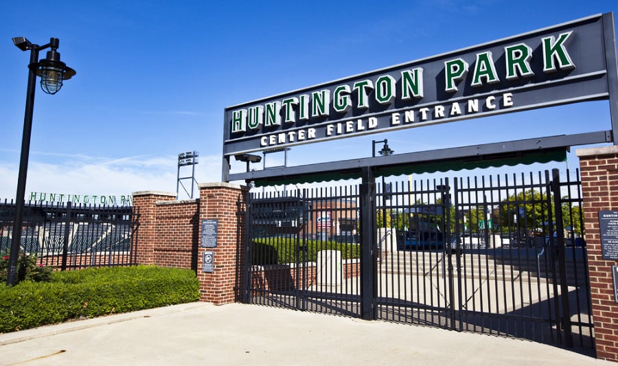 View at the entrance of Huntington Park