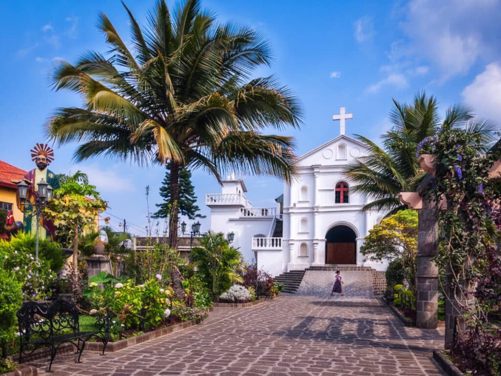 The IglesÍa Catolica de San Pedro La Laguna from the outside