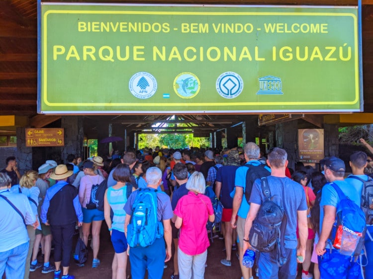 People waiting in a line at Parque National Iguazu