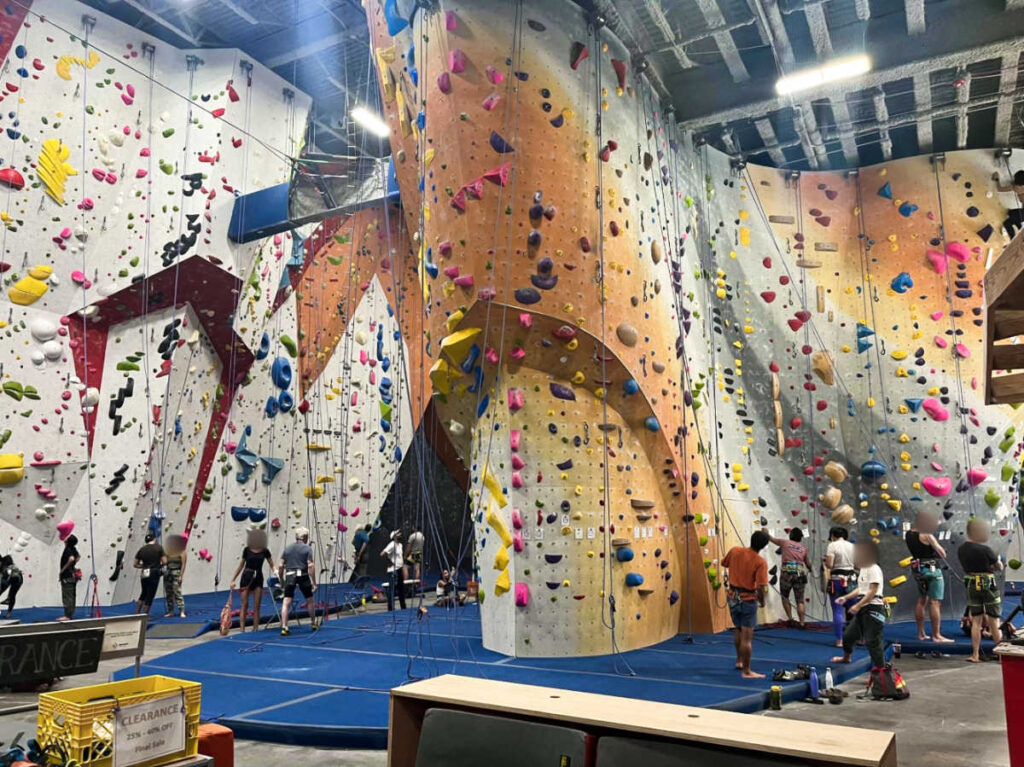 View of the huge indoor rock climbing in Movement LIC