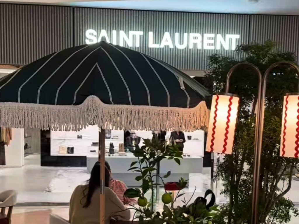 View of the shop inside BlueMall Santo Domingo