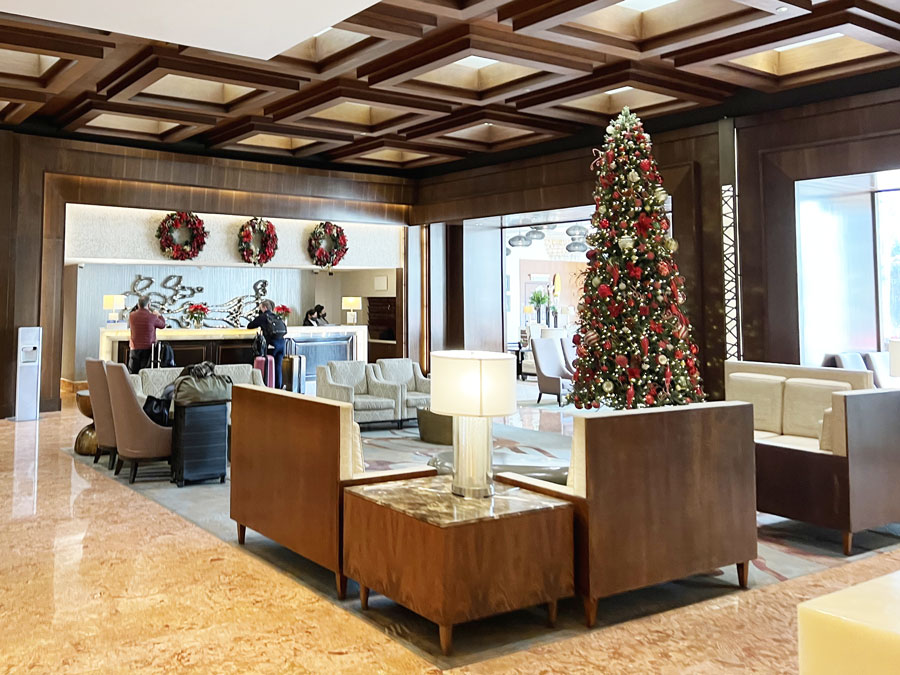 View of the lounge area with a Christmas Tree in JW Marriott