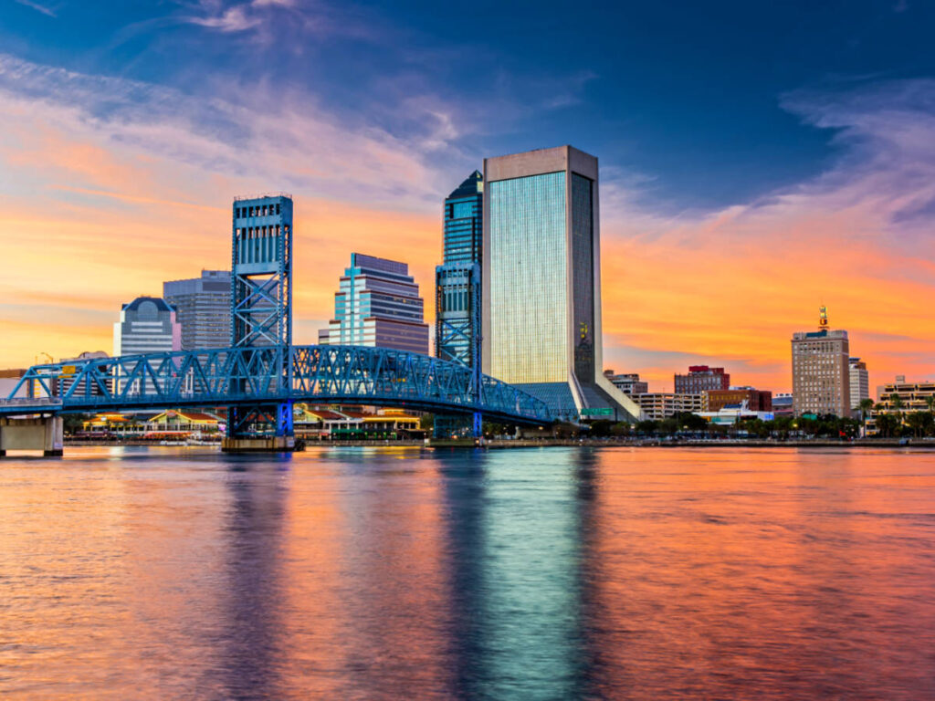 Scenic view of the sunset over the mainstreet bridge and Jacksonville skyline