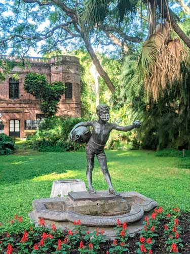 View of a statue in Jardín Botánico Carlos Thays