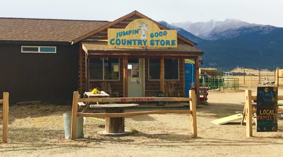 The Jumpin' Good Country Store from the outside