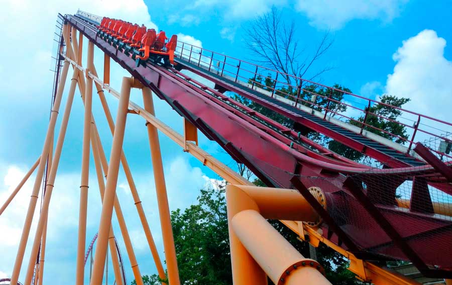 A rollercoaster ride in Kings Island