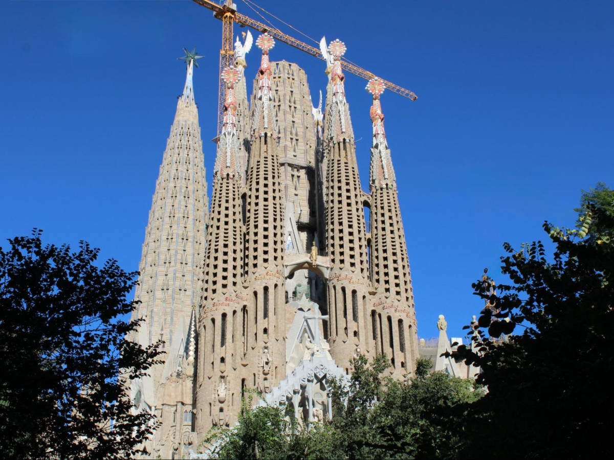 Perspective view of the enormous exterior of the under construction La Sagrada Familia
