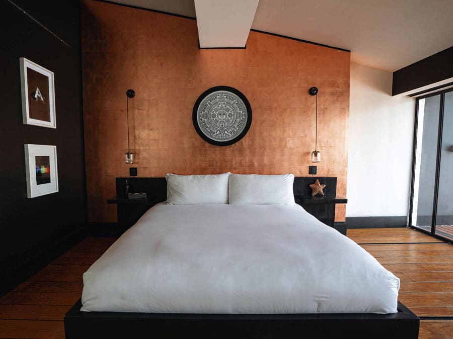 View of a bed in La Valise