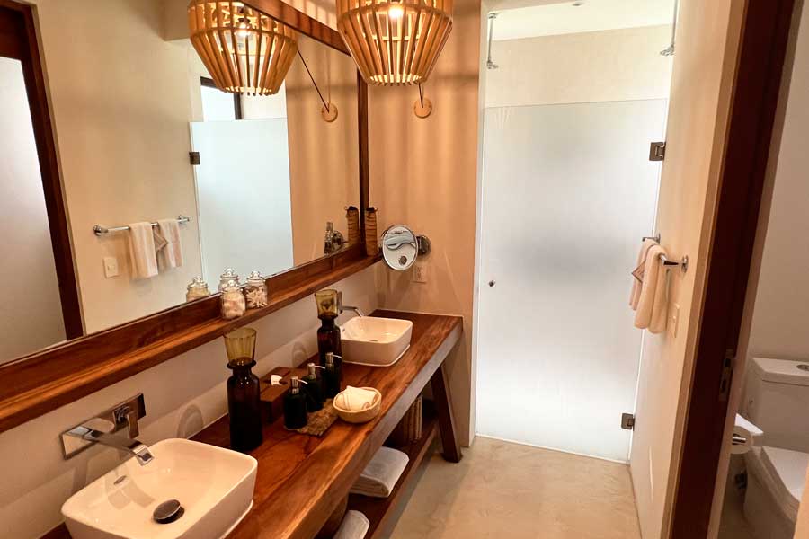 View inside the bathroom of a room in La Zebra