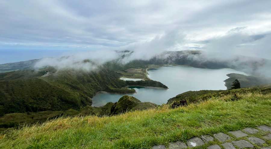 View of the greenery around Lagoa do Fogo