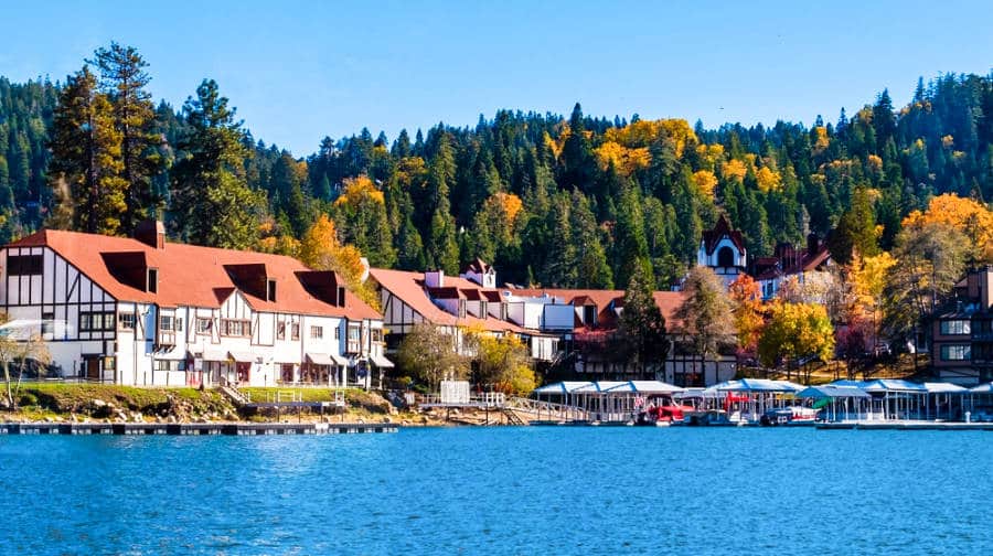 Vie of the houses from across the lake of Lake Arrowhead during autumn
