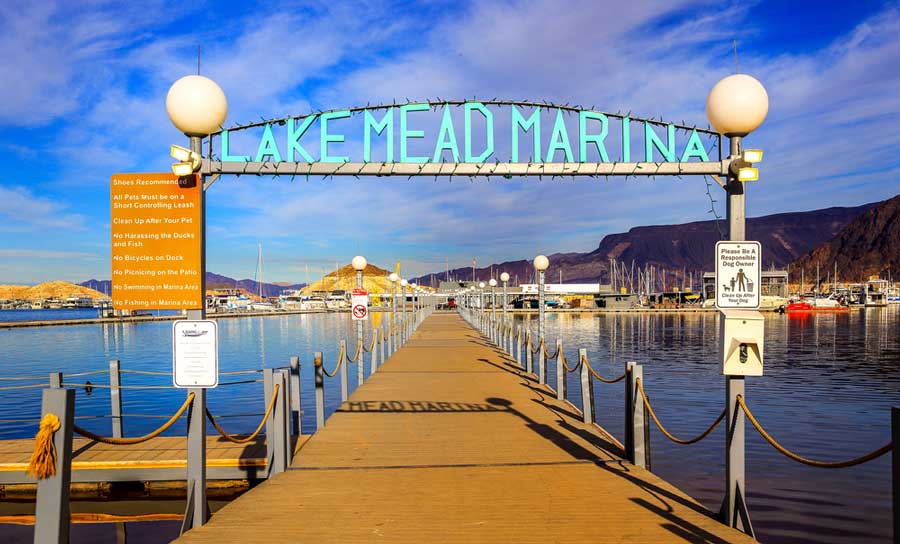 View of the entrance to Lake Mead Marina