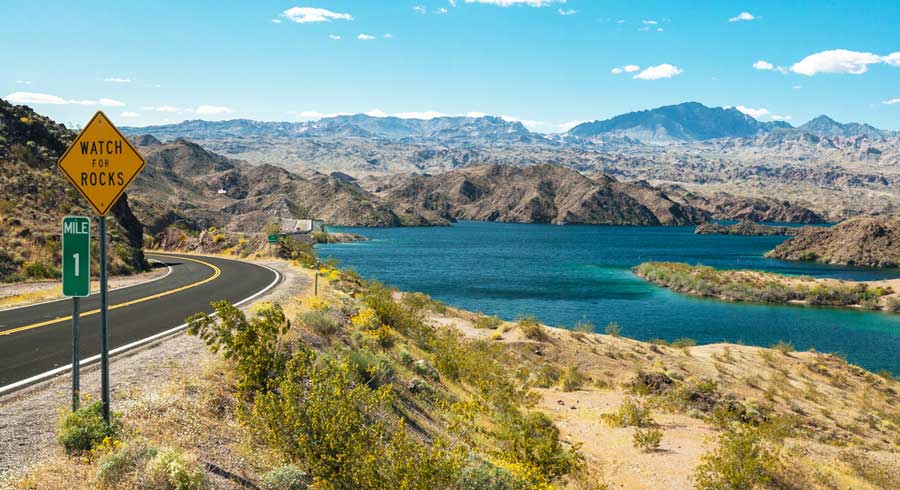 The Lake Mead surrounded by mountains