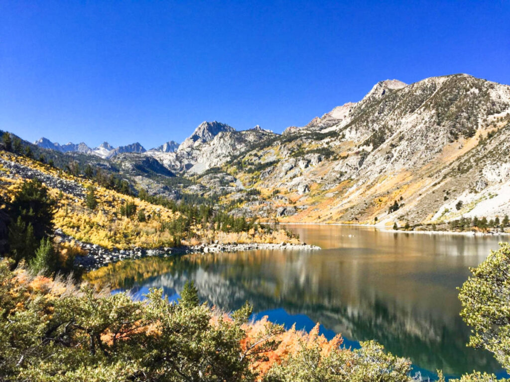 Scenic view of the fall foliage in the mountain near Lake Sabrina