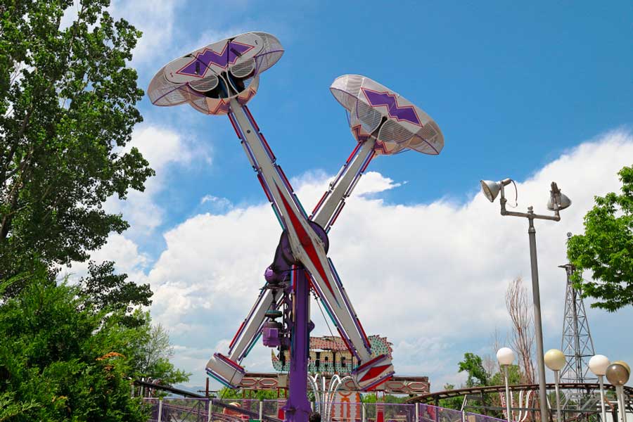 A pendulum ride in Lakeside Amusement Park