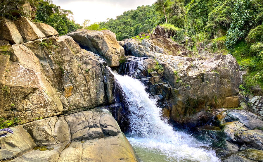 The Las Tinajas Waterfall in a rocky area