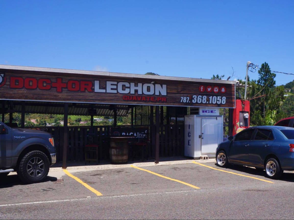 Exterior view of the Doctor Lechón from the parking area