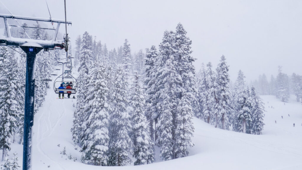 View of the heavy snow at the ski lift system in a resort in Mammoth Lakes