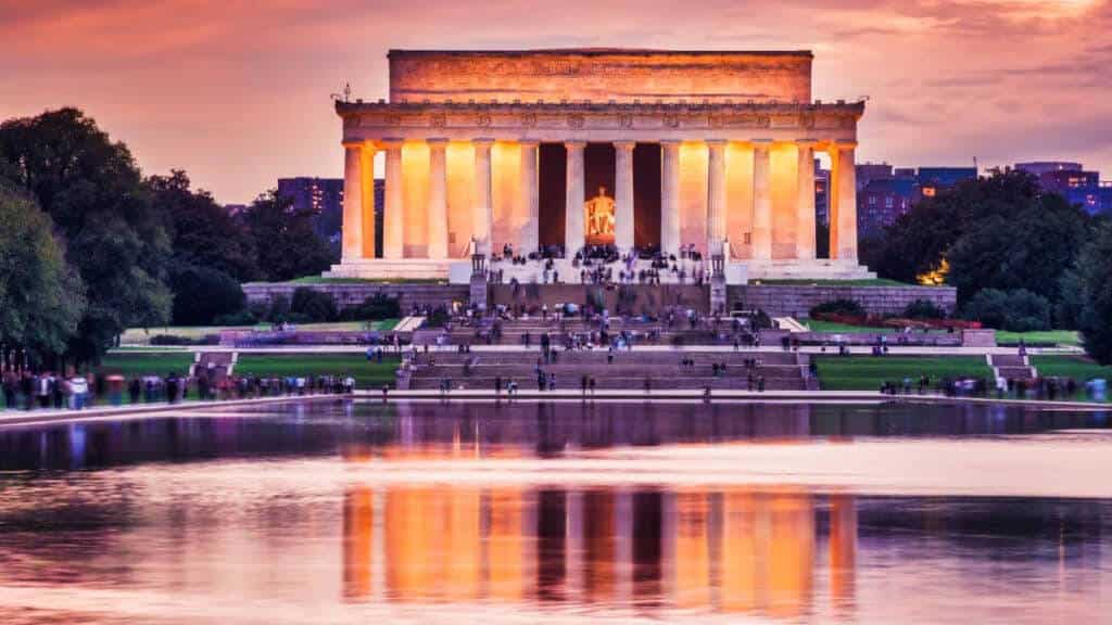 The Lincoln Memorial from afar during sunset